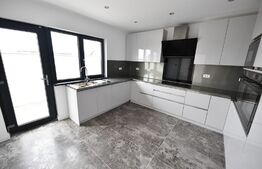 Casa superba cu piscina, 171 mp utili si 600 mp teren, zona Selgros