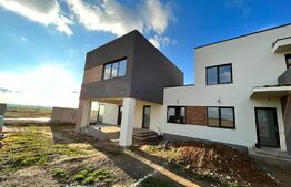 Casă cuplată P + E, 116 mp utili, teren 330 mp, zona Selgros