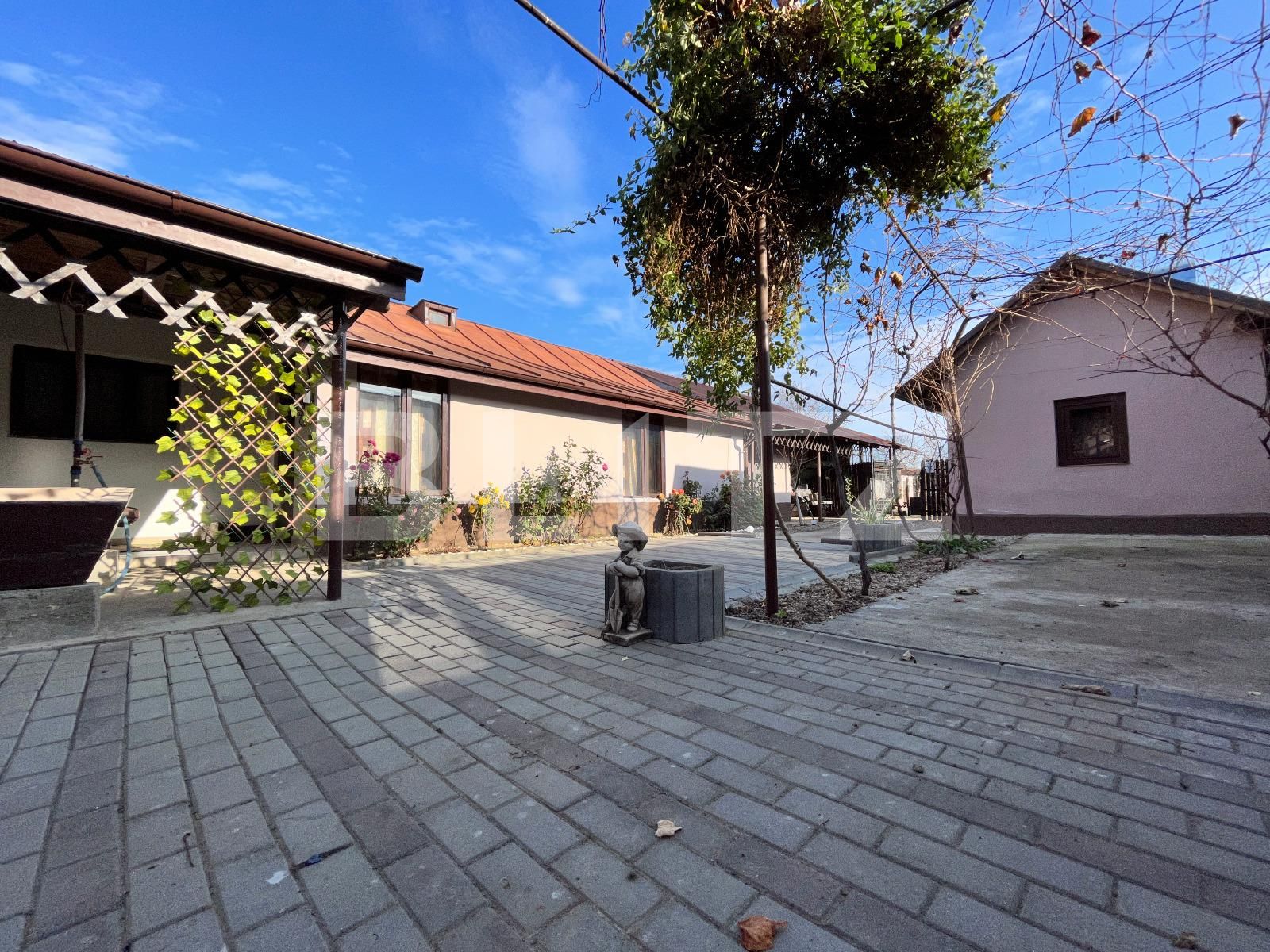 Casa de vânzare 5 camere Vest - 103023CV | BLITZ Craiova | Poza1