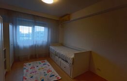 Apartament 3 camere, decomandat, zona centrala