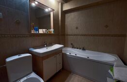 Apartament 3 camere, decomandat, zona centrala