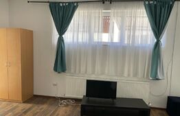 Clădire locuințe (18 garsoniere și apartamente) 2.700 mp, 1.300 mp teren, zonă centrală