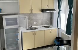 Clădire locuințe (18 garsoniere și apartamente) 2.700 mp, 1.300 mp teren, zonă centrală