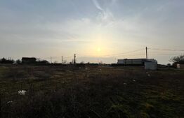 Teren intravilan 1.999 mp, toate utilitățile și dublă deshidere mare, Cârcea