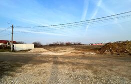Teren intravilan 1.999 mp, toate utilitățile și dublă deshidere mare, Cârcea