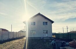 Casa P+M, 140 mp utili cu 712 mp teren, Malu Mare!