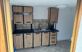 Casă de vacanță D + P + M 104 mp utili cu 1.090 mp teren, Dubova