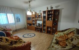 Apartament 3 camere, decomandat, centrala termica, zona Intim-Lapus