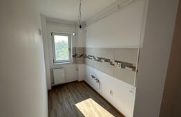 Apartament 3 camere, semidecomandat, etaj intermediar, zona Centrala (Curtea de Apel)