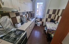 Apartament 3 camere semidecomandat, Central zona Nanterre