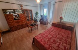 Apartament 3 camere decomandat, 1 Mai zona Targ