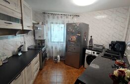 Apartament 3 camere 2 bai, centrala termica, zona Olimp-Cornitoiu