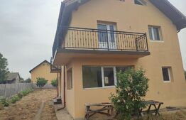 Casă 105 mp utili , 753 mp teren ,zona Bordei 