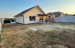 Casă pe parter la cheie, 81 mp utili, 467 mp teren, toate utilitățile, Cârcea Nouă