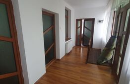 Casa recent renovata, 3 camere, zona centrala