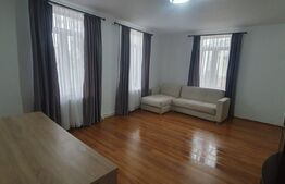 Casa recent renovata, 3 camere, zona centrala