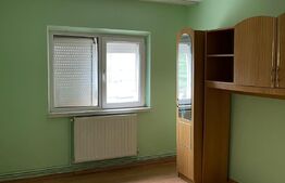 Apartament 3 camere decomandat, etaj 2, zona Dezrobirii