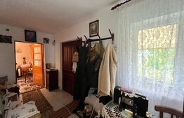 Casă pe parter de 103 mp, cu anexe de 60 mp și teren 5.000 mp, Pietroaia