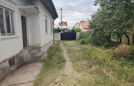 Casă 78 mp utili si 586 mp teren, două fronturi stradale, zona Catargiu