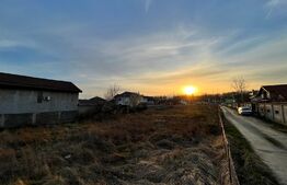 Parcele de teren intravilan de 450 mp, front 20 m, Braniște