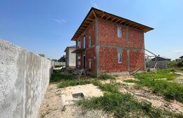 Case P + E, 120 mp utili, 3/400 mp teren, zona Selgros