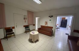 Cabinete medicale, 50 mp, sala de așteptare, zona centrală 