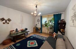 Apartament cu 3 camere, decomandat, 68 mp, parter, Siloz