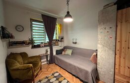 Apartament cu 3 camere, decomandat, 68 mp, parter, Siloz