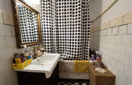 Apartament cu 3 camere, decomandat, 68 mp, parter, Siloz