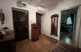 Apartament cu 3 camere, decomandat, 68 mp, parter, Siloz