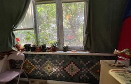 Apartament cu 3 camere, decomandat, 68 mp, parter, Siloz