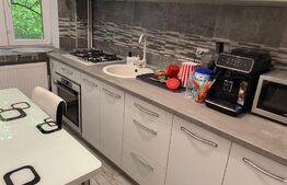 Apartament 3 camere, 66 mp, 1 Mai, zona Insula/Spital