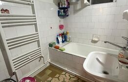Apartament cu 3 camere, parter, centrală termică, 1 Mai zona Pelendava