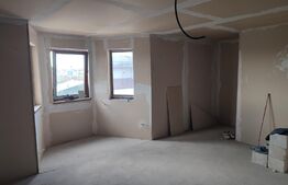 Casă 90 mp, teren 300 mp, semi-finisată, zona Damila