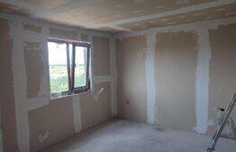 Casă 90 mp, teren 300 mp, semi-finisată, zona Damila