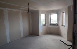 Casă 90 mp, teren 300 mp, semi-finisată, zona Damila