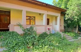 Casa pe parter, renovata, 77 mp utili și 1500 mp teren la strada, zona Podari! 