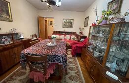 Apartament 3 camere, etajul 1, decomandatat,  Calea Bucuresti ( Stomatologie )