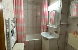 Apartament de 4 camere, decomandat, etaj 2, Rocada, zona Gulliver