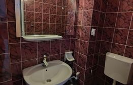 Apartament 3 camere, decomandat, etajul 2, zona Baba Novac