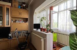 Garsonieră într-un bloc mixt, cartier Craiovița, zona Materna