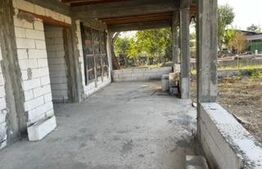 Casa plan parter, teren 2085 mp, Cosoveni