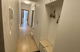 Apartament de 2 camere, decomandat, zona Consul