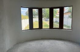 Casa 175 mp, pe un teren de 800mp, Motoci, la principala