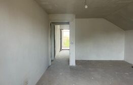 Casa 175 mp, pe un teren de 800mp, Motoci, la principala