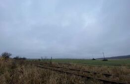 Teren intravilan pretabil parc fotovoltaic, 41.000 mp, Ișalnița - E70