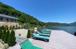 Pensiune 360 mp utili, teren 600 mp, Dubova