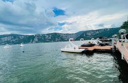  Pensiune 4* , 3500 mp, teren 4500 mp, pe malul Dunarii, Dubova