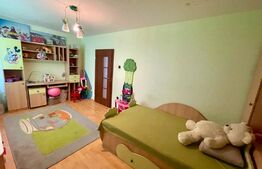 Casa 5 camere 190mp, 2 bai, curte cu pomi fructiferi. Plaiul Vulcanesti zona Garlesti 