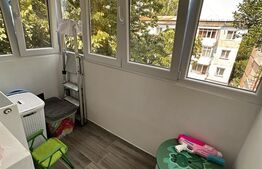 Apartament semidecomandat de 3 camere renovat lux Craiovita, gata de mutat